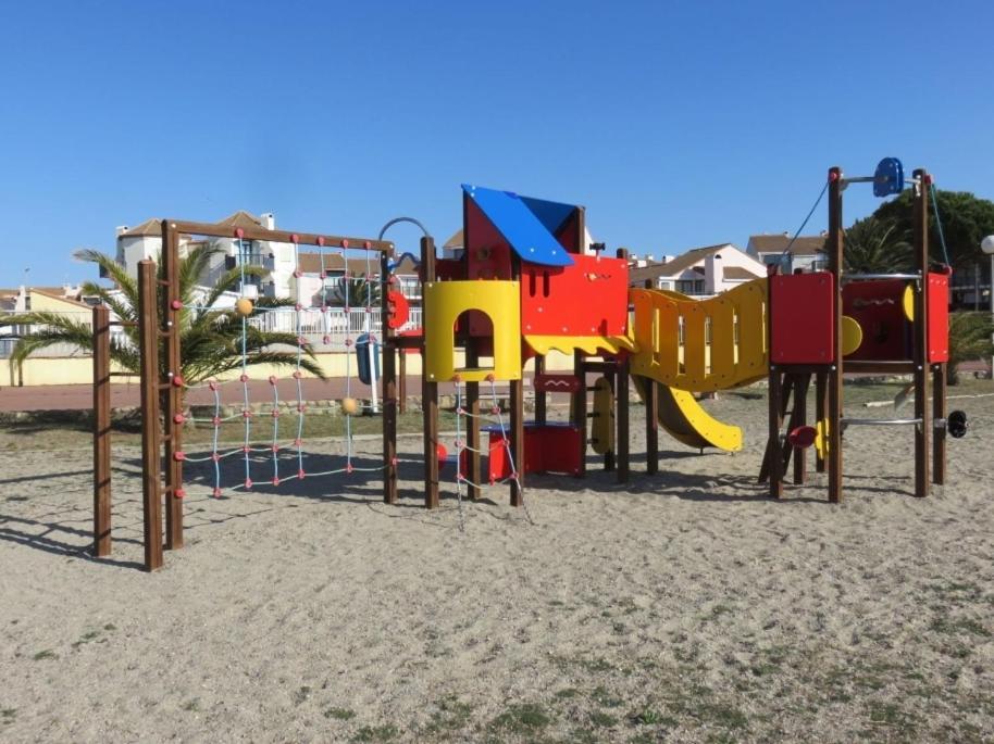 Appartement Tout Confort A Cap Coudalere Avec Vue Magnifique Sur Le Canigou Au Bord Du Lac - Check In Automatise - Parking Gratuit - Aire De Jeux D'Enfants - Le Barcarès Exterior foto