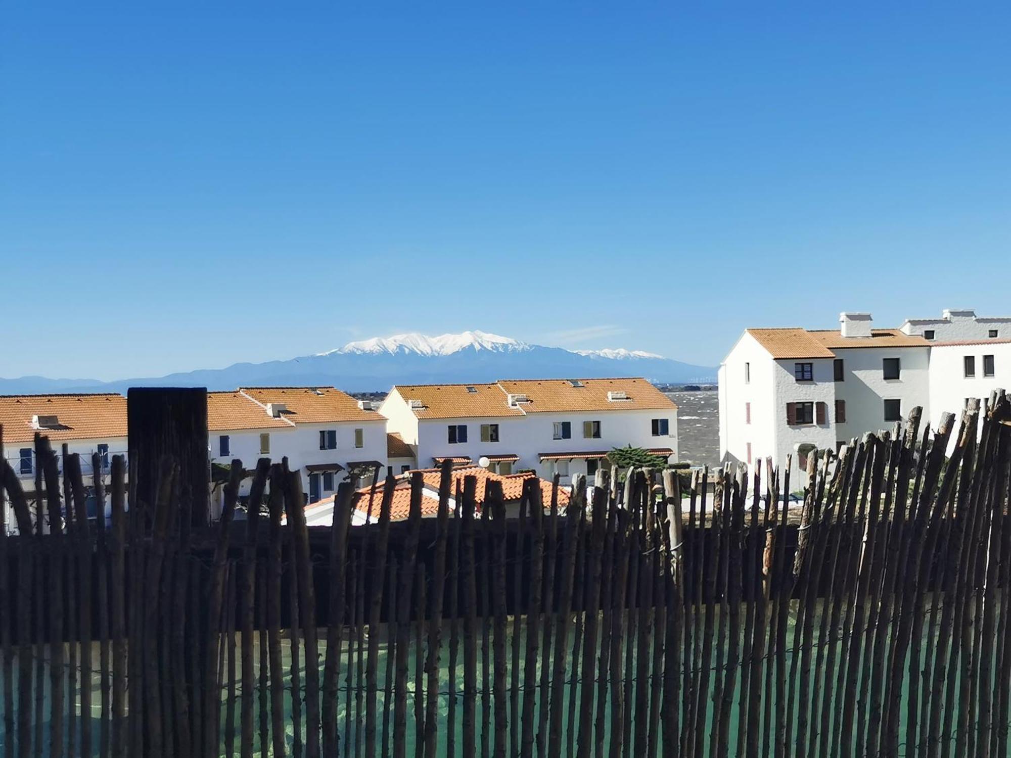 Appartement Tout Confort A Cap Coudalere Avec Vue Magnifique Sur Le Canigou Au Bord Du Lac - Check In Automatise - Parking Gratuit - Aire De Jeux D'Enfants - Le Barcarès Exterior foto
